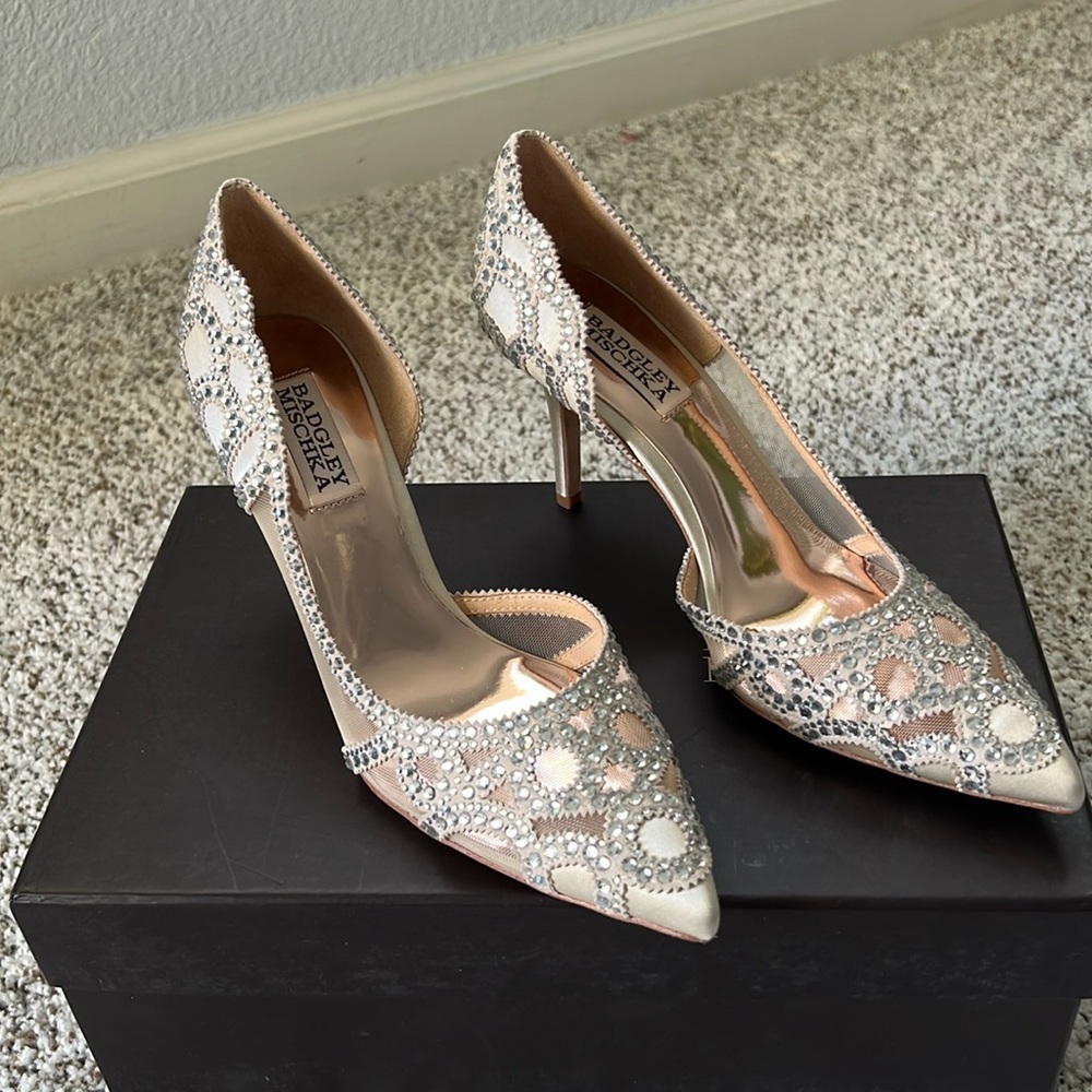 New with Box Badgley Mischka heel